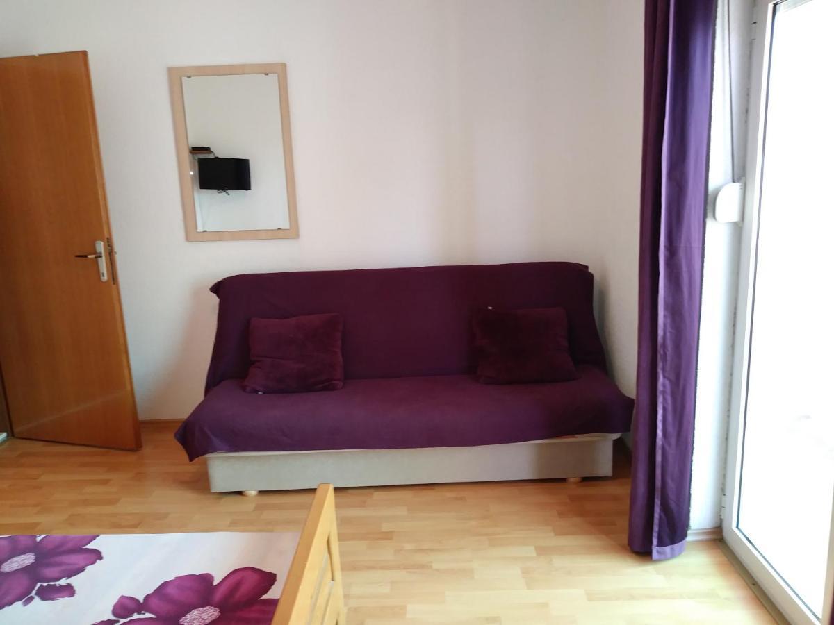 Nives Apartmani Pakostane Luaran gambar