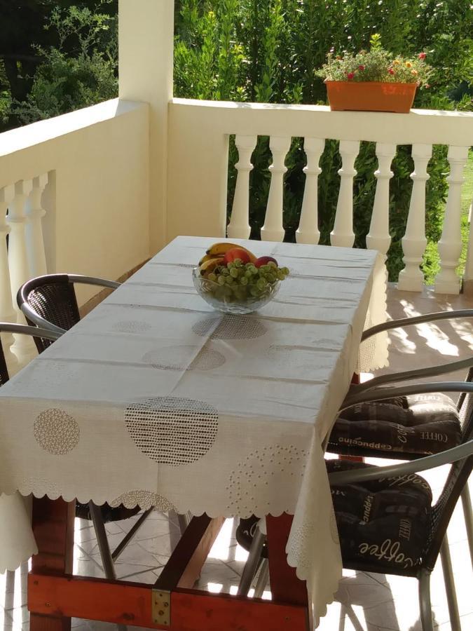 Nives Apartmani Pakostane Luaran gambar